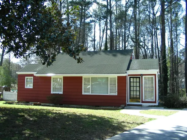 2579 Barrylyn Dr, Doraville, GA 30360