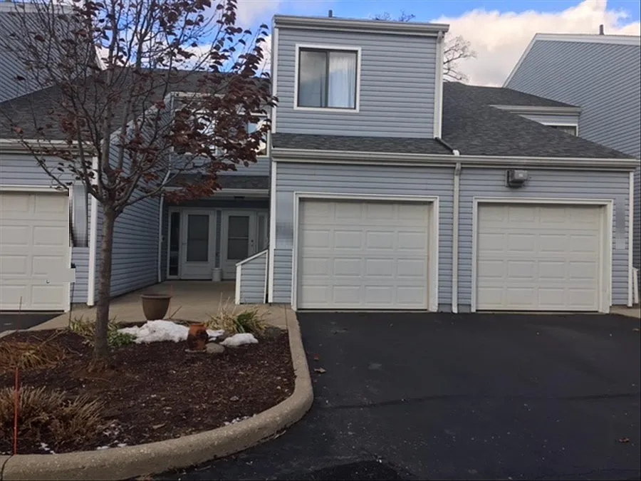 2505 W Village Dr #2505 photo 1