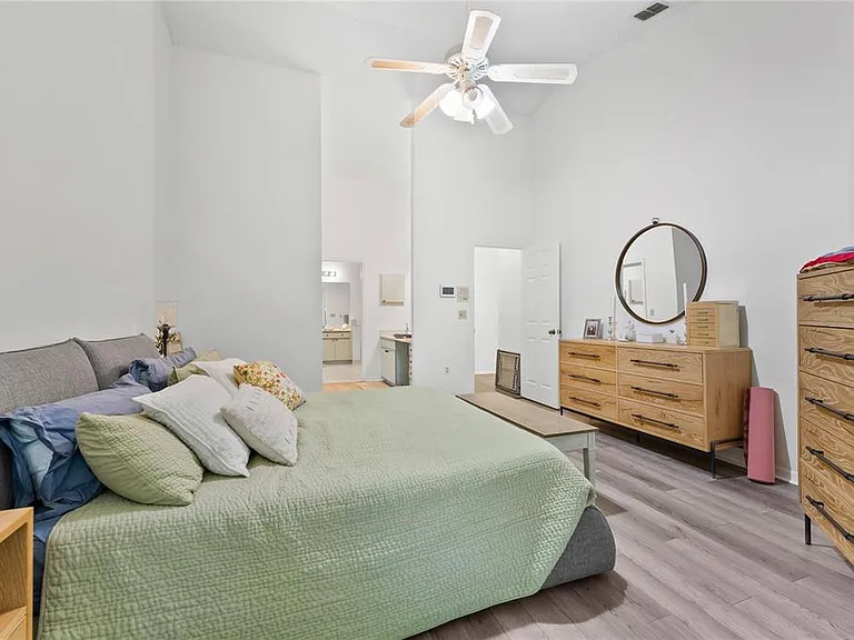 1714 Starling Dr #201 — Photo 18
