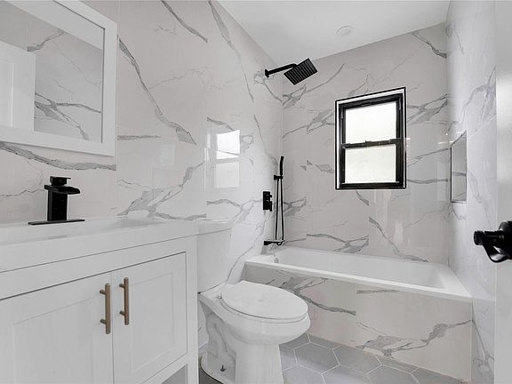 4th image of 1433 E 98th St APT 1