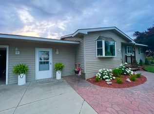 1308 Baldwin Rd, Lapeer, MI 48446