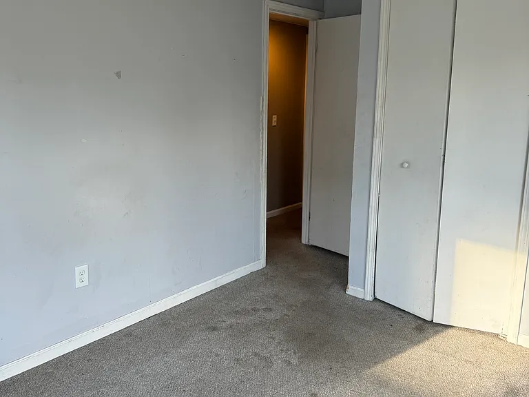 8716 Timken Ave — Photo 10
