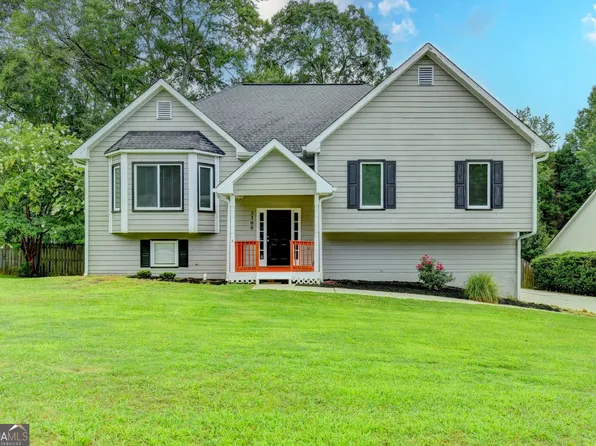 2300 Huntington Dr, Loganville, GA 30052