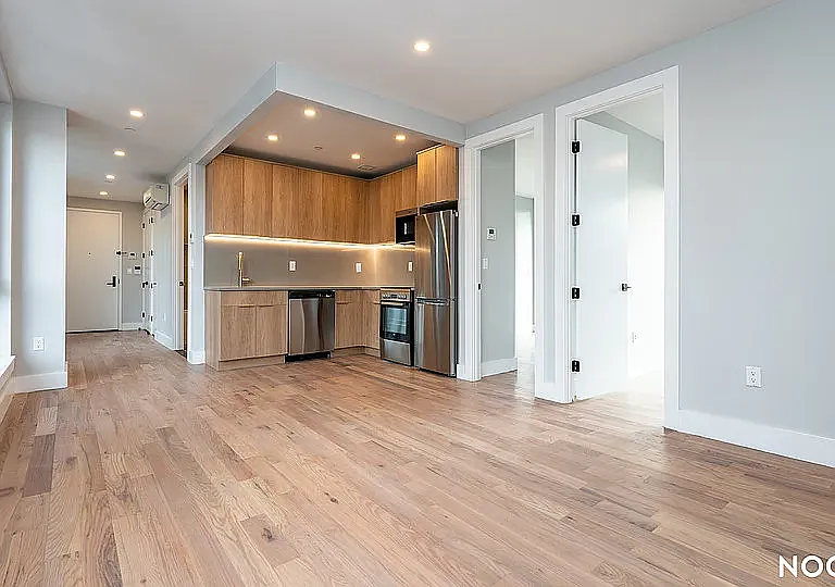 31-61 Vernon Blvd #5S — Photo 1