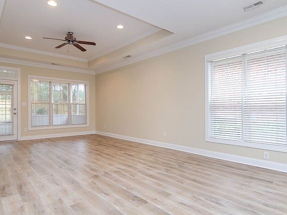 4th image of 5040 Whitner Dr