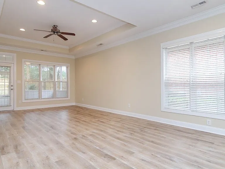 5040 Whitner Dr — Photo 4