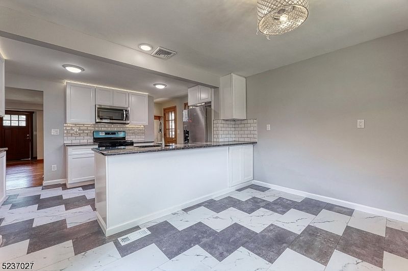 111 17Th Ave, Elmwood Park, NJ 07407 Zillow