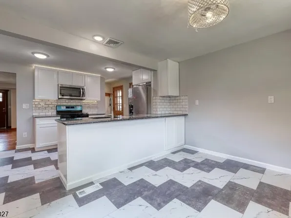 111 17Th Ave, Elmwood Park Boro, NJ 07407