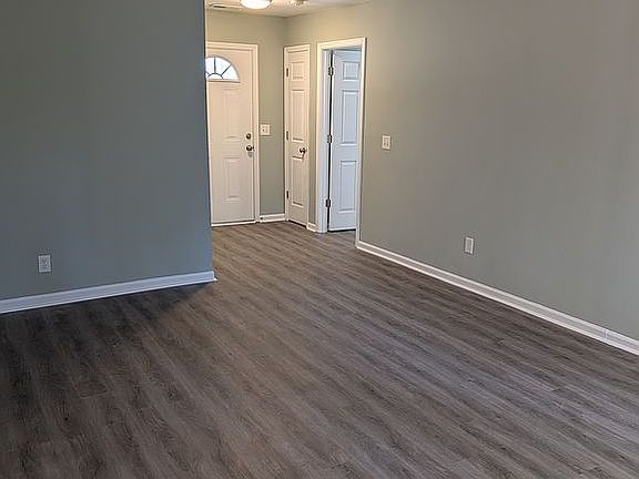 3rd image of 278 Oaksburg Dr