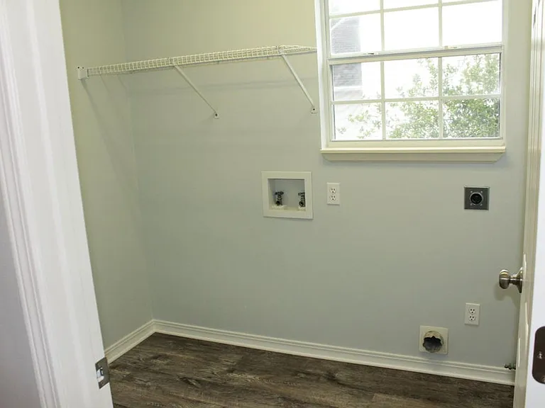 1737 Bolton Village Ln — Photo 12