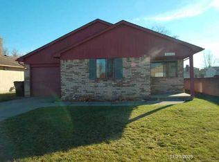 16682 Eastland St, Roseville, MI 48066