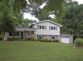 19 Wood Ln, Malvern, PA 19355