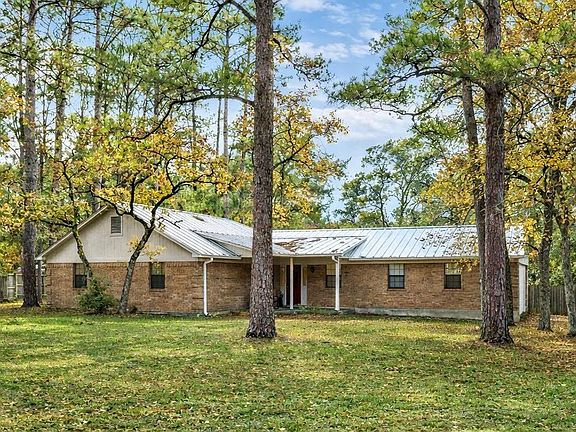 2nd image of 326 Pine View Loop