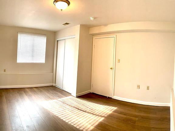 4th image of 921 Athens St