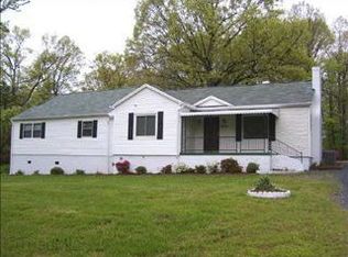 1131 N Wooded Ave, Winston Salem, NC 27105