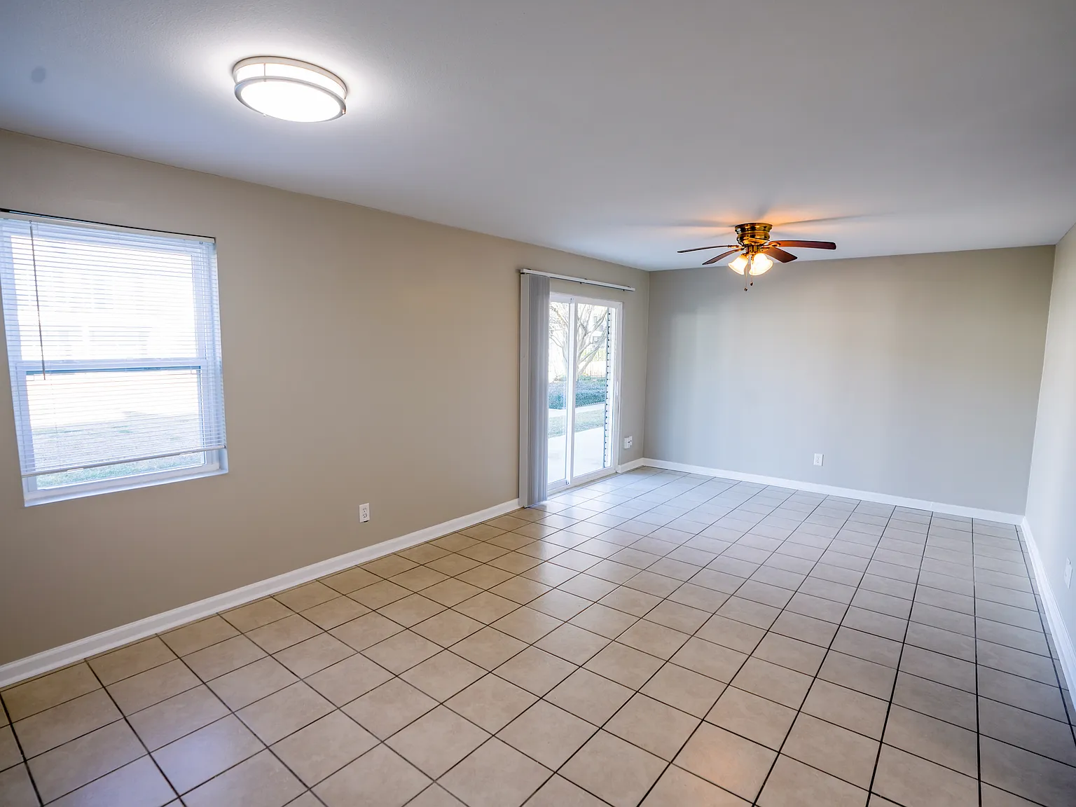 River Park Apartments — Photo 3