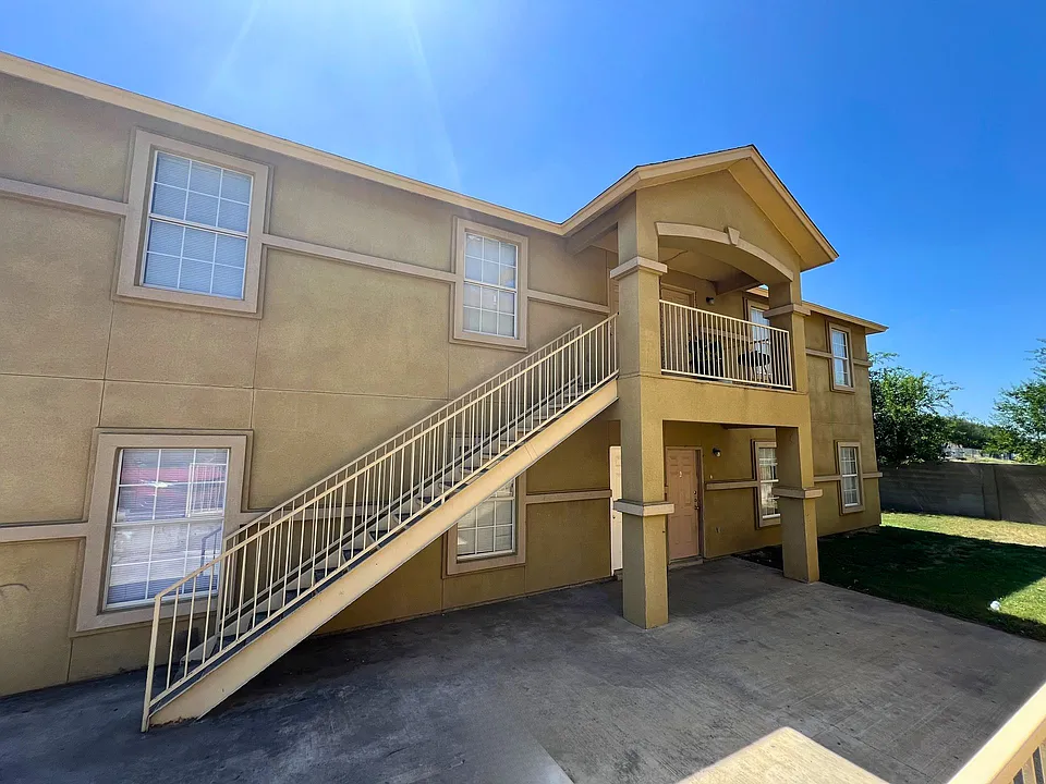 3110 Potomac Loop