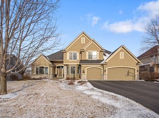 11449 Avery Dr, Inver Grove Heights, MN 55077