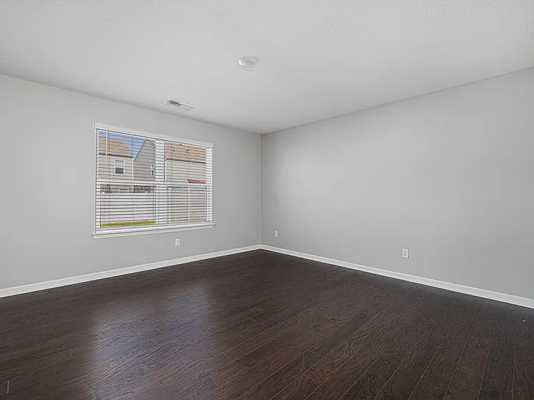 1124 Tay Sta — Photo 8