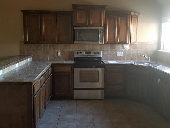 3rd image of 4400 Melrose Dr