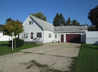 812 Arbutus St, Manistique, MI 49854