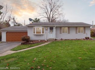 4811 Algonquin Blvd, Clarkston, MI 48348
