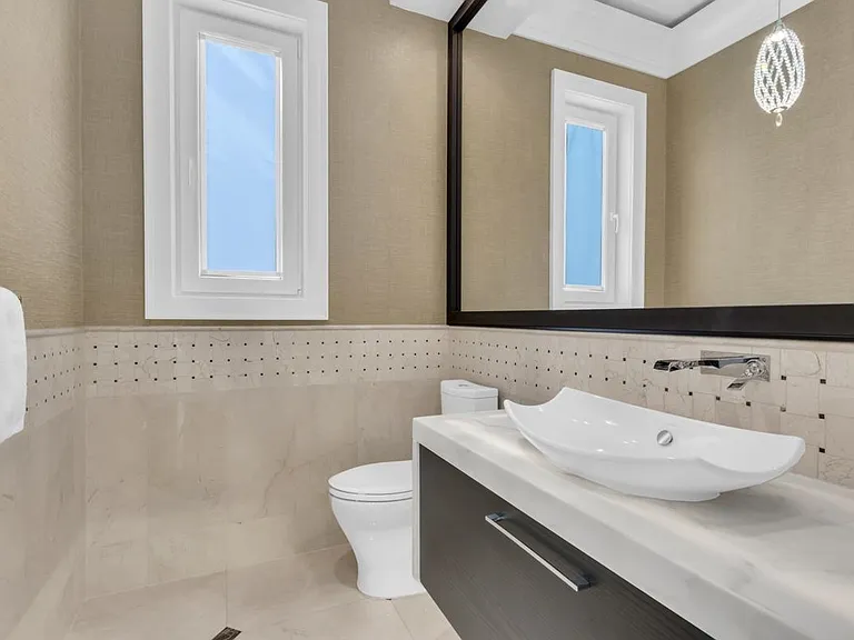 3955 Blenheim St — Photo 21