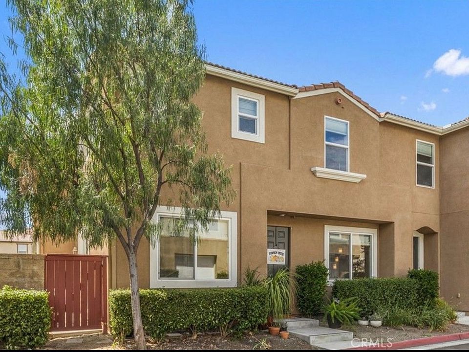 1st image of 27435 Larabee Ct