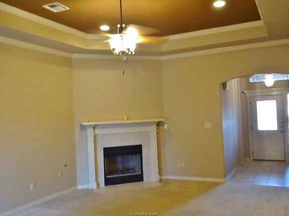 4th image of 205 Karten Ln