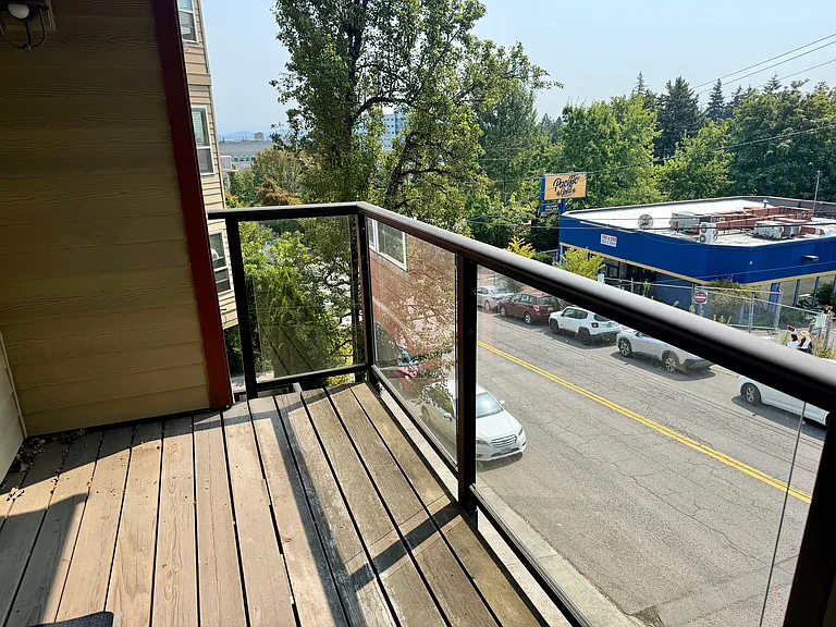 1033 SW Gibbs St #201 — Photo 18