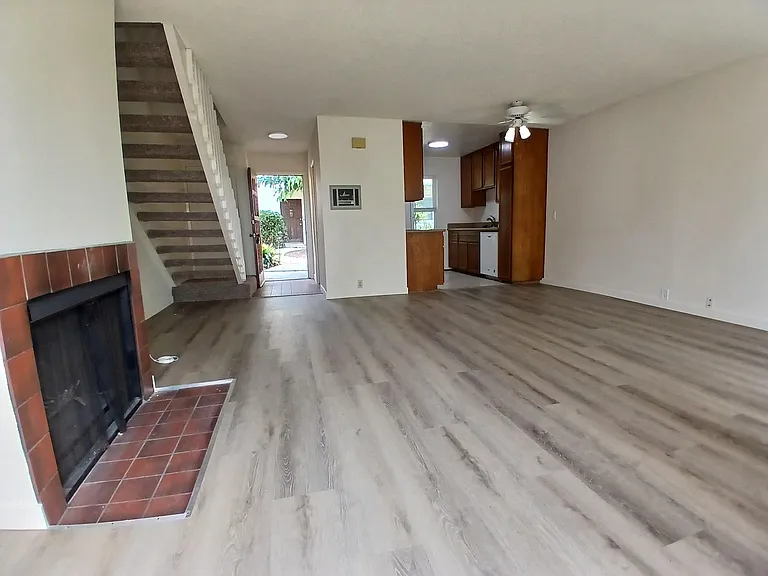 1947 Emerald St — Photo 5