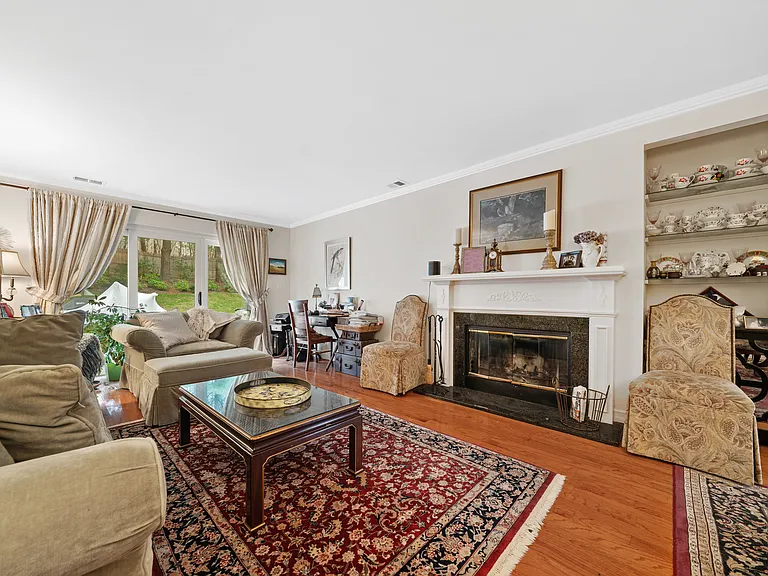 Colony Dr — Photo 9