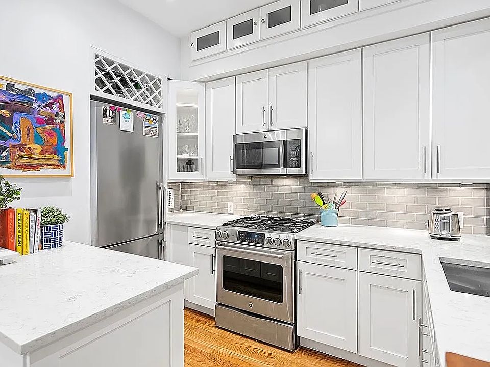 1st image of 334 W 89th St APT 3