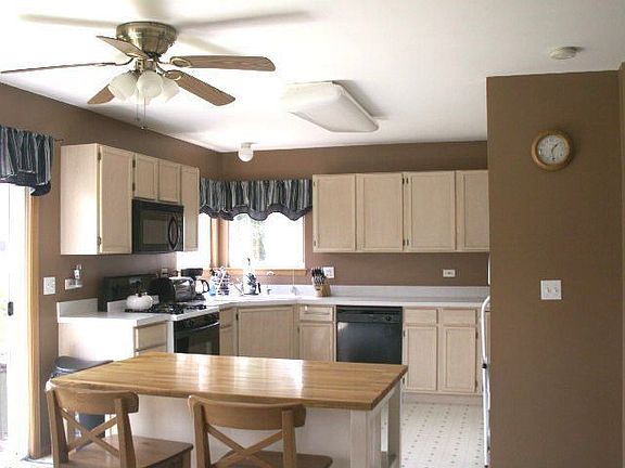 4th image of 10327 Brighton Ln