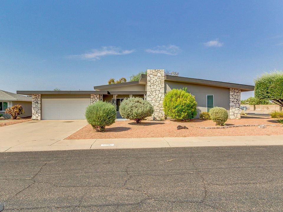 1st image of 10702 W Garnette Dr