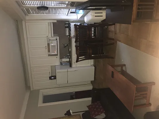 Rented by B Gans Management | media 6