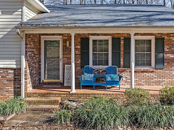 3rd image of 174 Brookgreen Dr