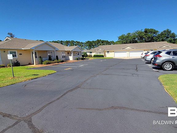 3rd image of 9445 Villas Dr