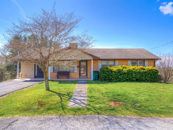 725 N High St, Christiansburg, VA 24073