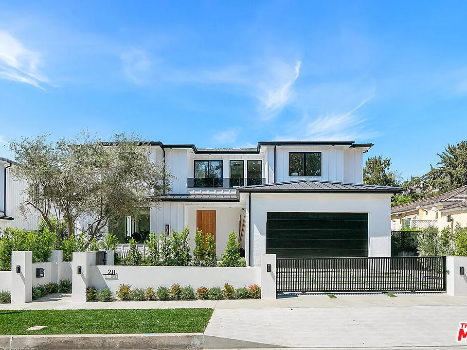 211 Veteran Ave