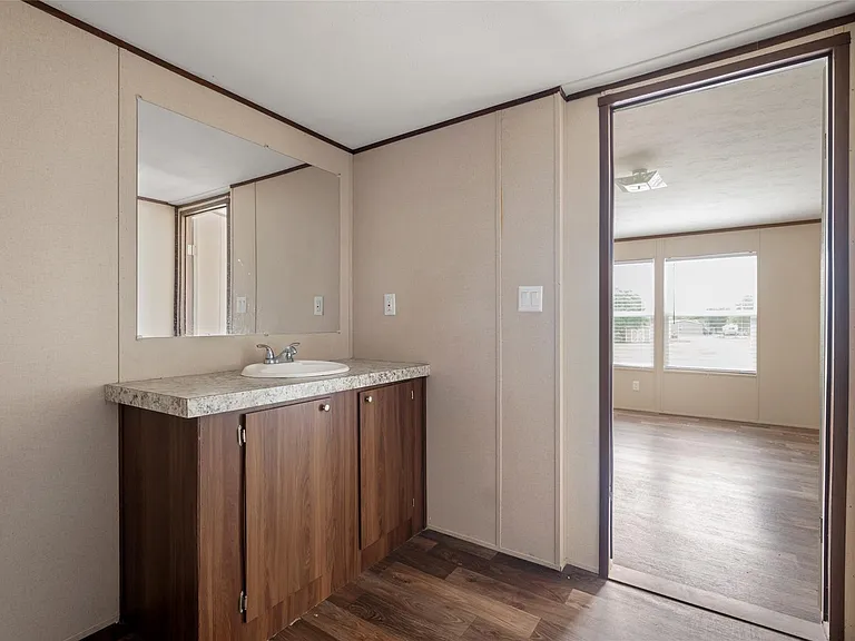 360 Shady Oaks #B — Photo 23