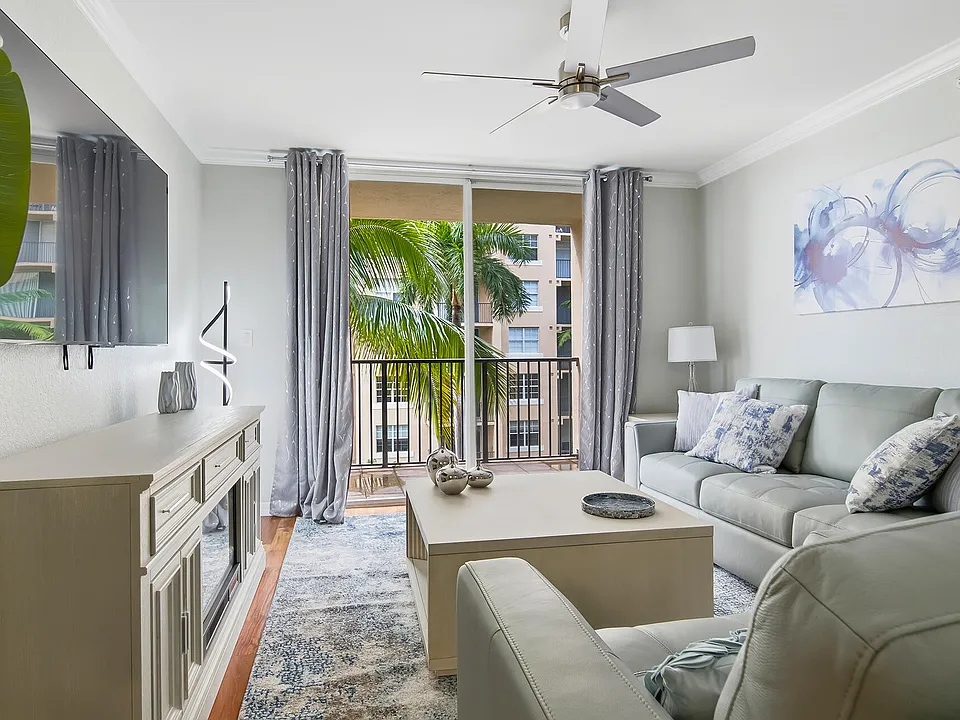1801 N Flagler Dr #435