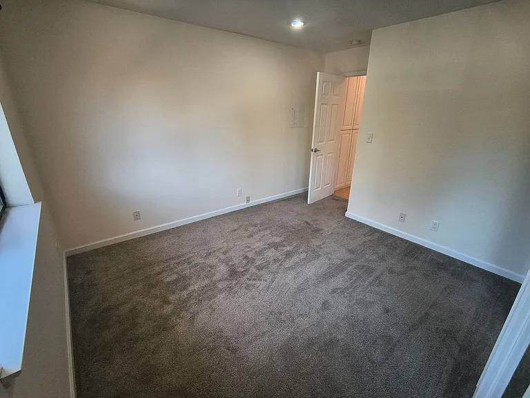 2827 Monument Blvd #24 — Photo 37