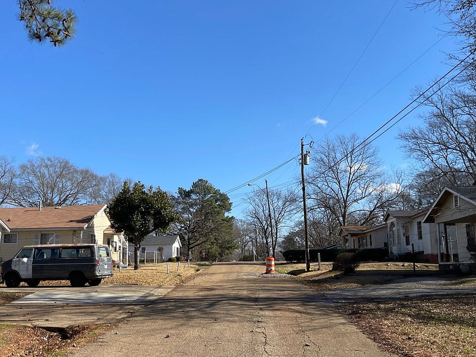 2nd image of 1349 Holloman Ave