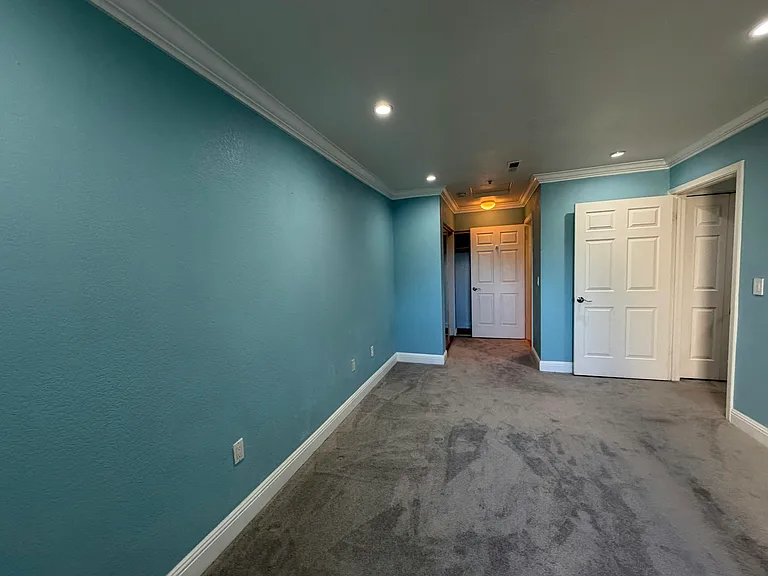 576 W Parr Ave #24 — Photo 12