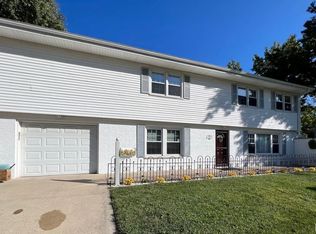 1901 Brentwood Dr, Springfield, IL 62704