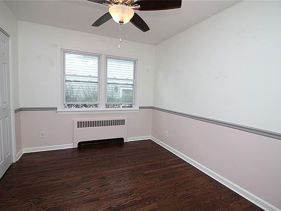 3rd image of 229 Bancroft Ave