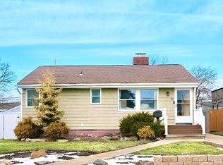 76 Van Buren St, Freeport, NY