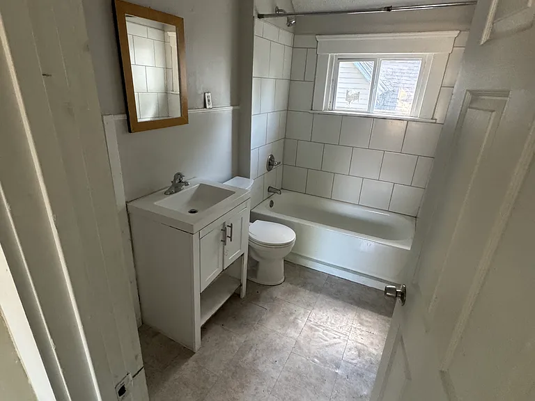 1427 E 51st St #2 — Photo 7