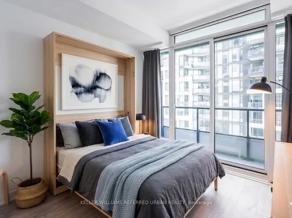 576 Front St W, Toronto, ON